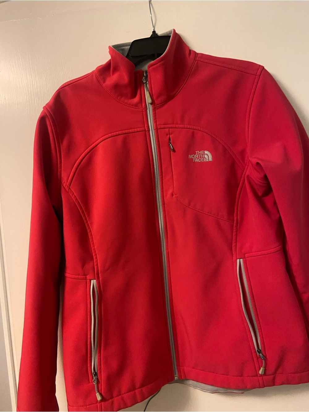 The North face Women’s Apex Bionic Soft She’ll Jacket - raspberry/red